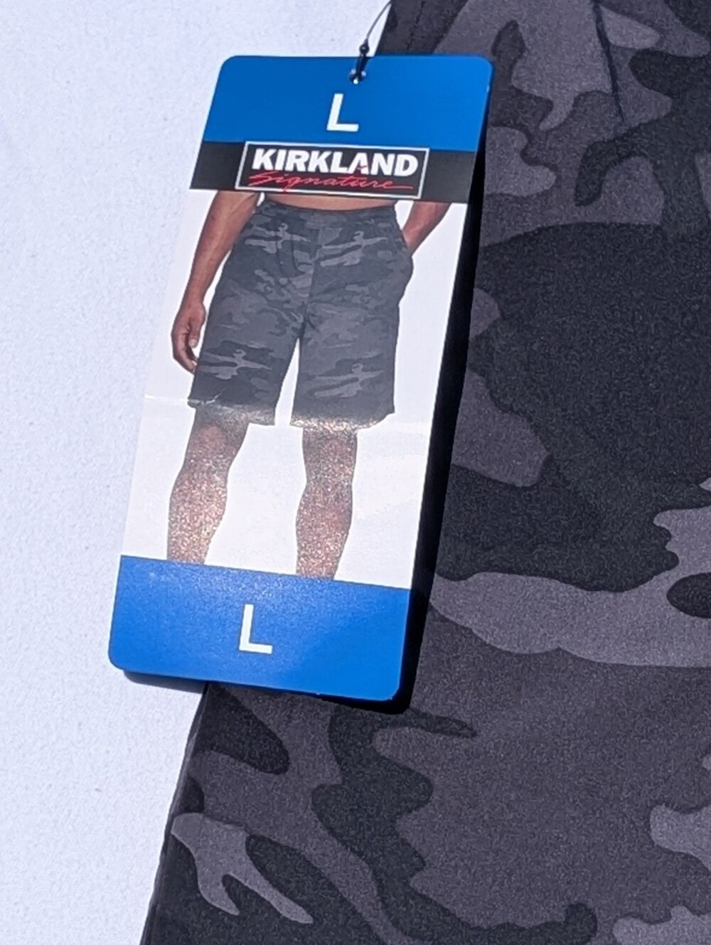 Kirkland Signature Men's Swim Trunks Size L - Picture 7 of 16